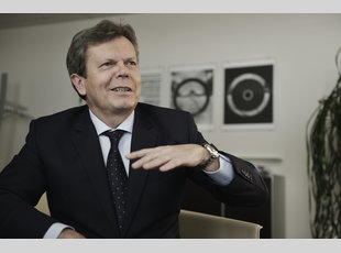 Lothar Roitner, Geschäftsführer des Fachverbands der Elektro- und Elektronikindustrie, im Gespräch